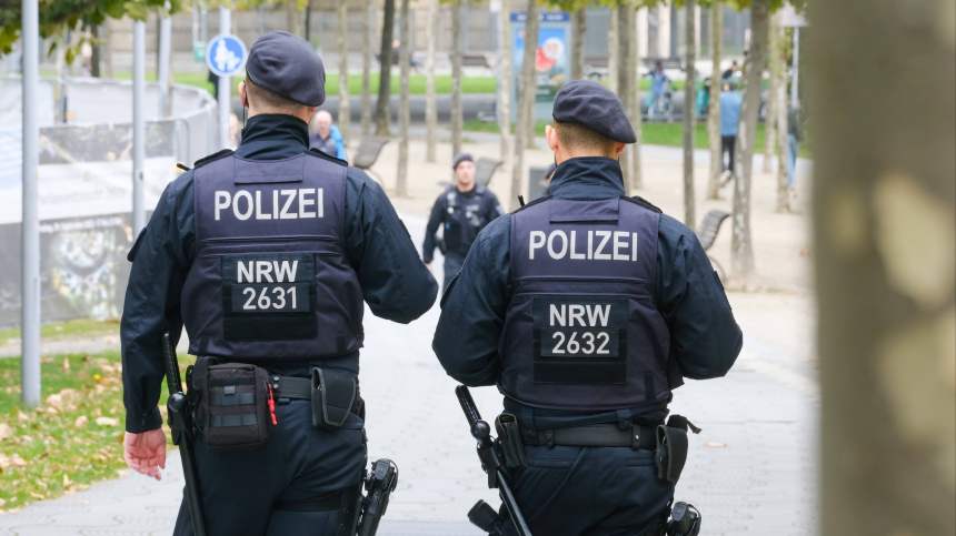 Подроста из РФ обвинили в пропаганде терроризма в Германии