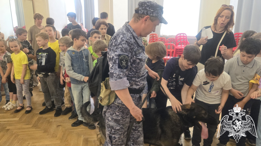 В Иванове росгвардейцы напоминают детям о правилах безопасности в период летних каникул