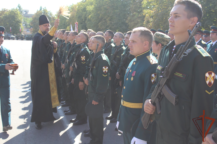 В Саратовском военном институте Росгвардии состоялась торжественная церемония принятия присяги