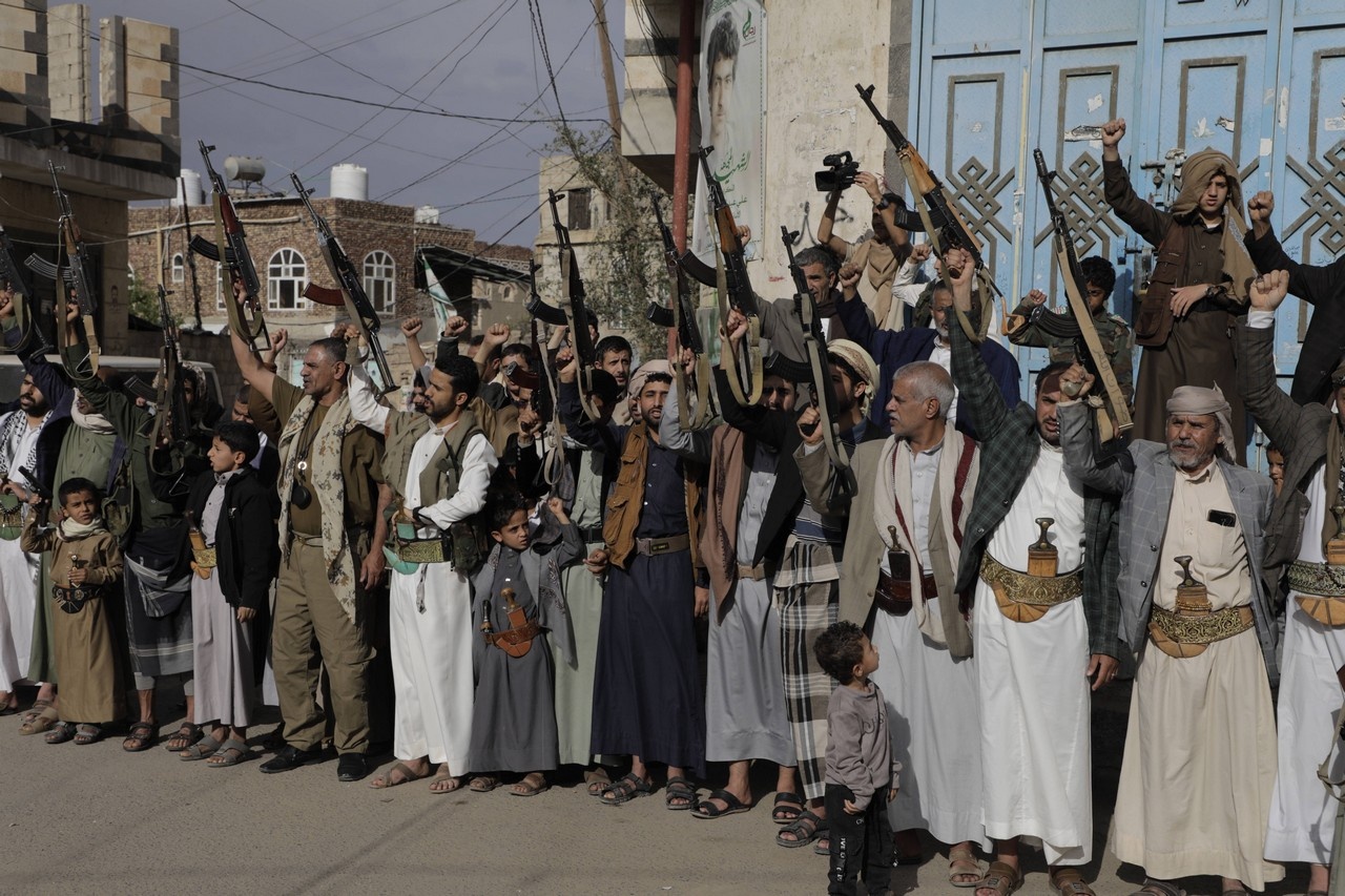 Хуситы с конца 2023 года стали поддерживать ХАМАС.