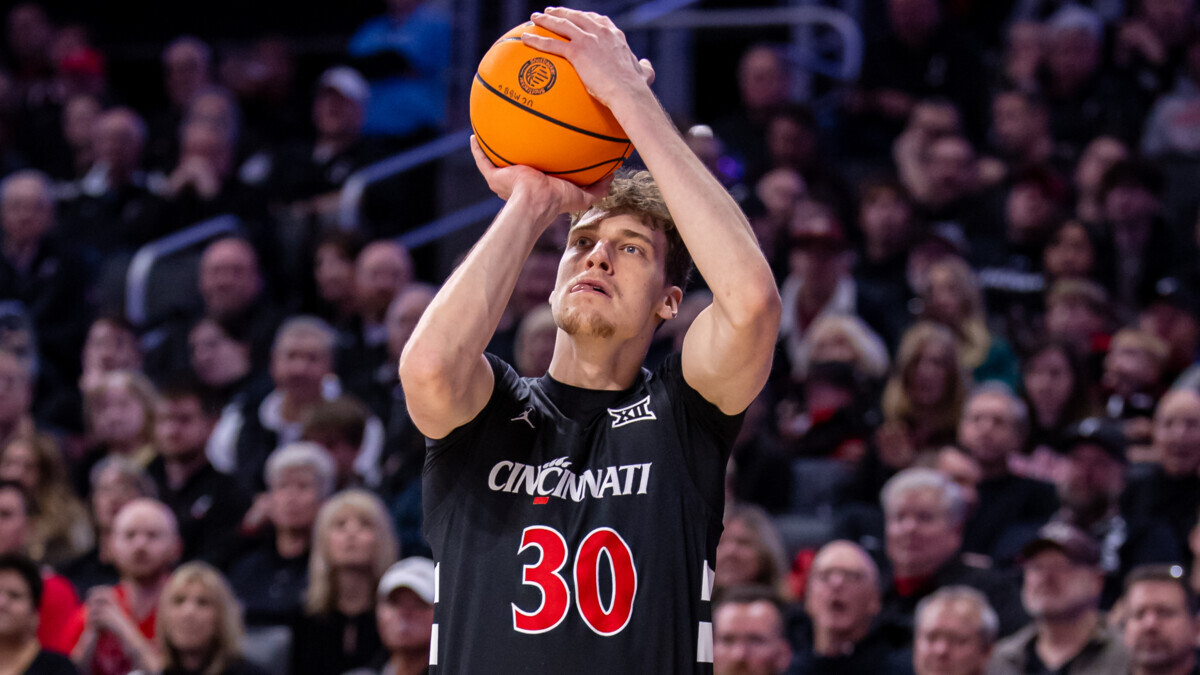 Россиянин Лахин набрал 22 очка и сделал пять блок‑шотов в матче NCAA