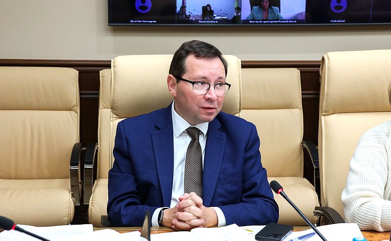 Круглый стол Комитета СФ по социальной политике «Доступность жизненно необходимых и важнейших лекарственных препаратов для льготных категорий граждан: проблемы и пути решения»