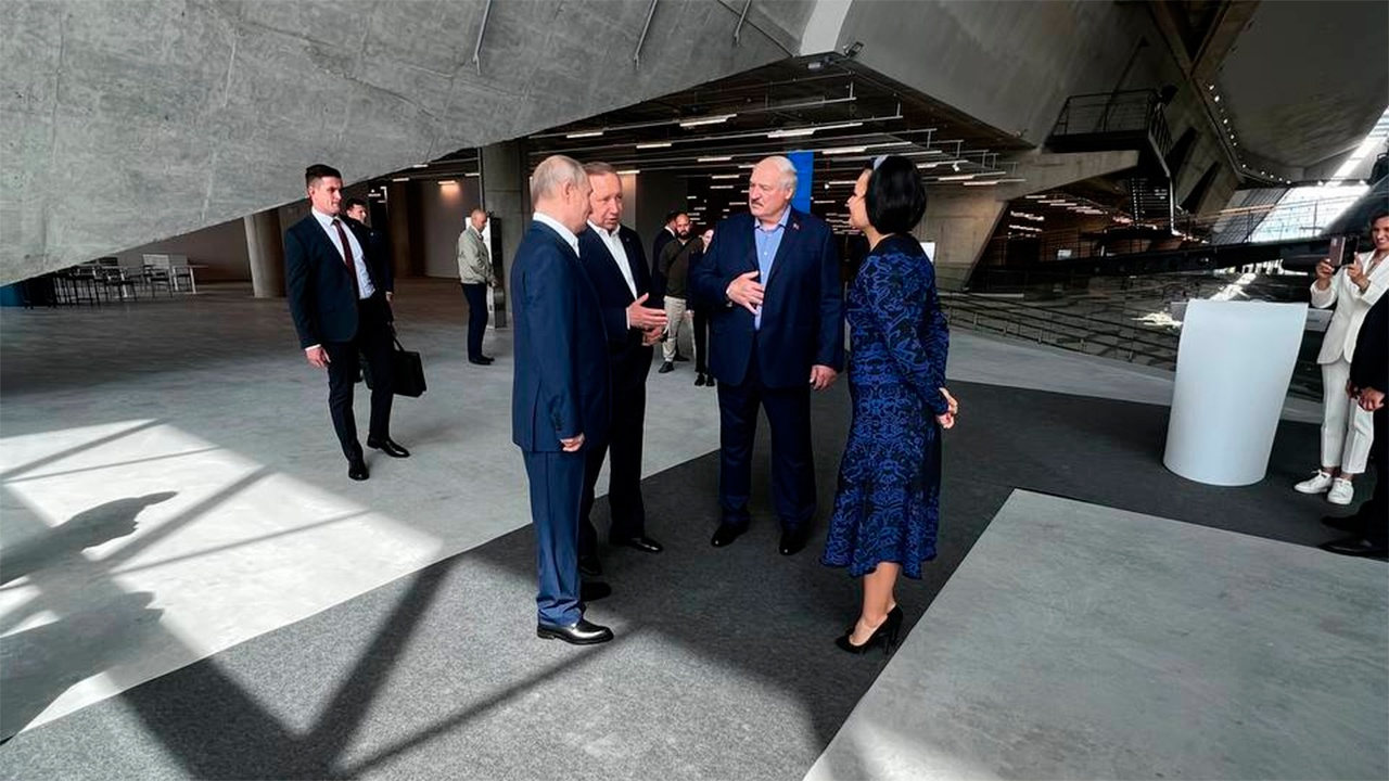 Фото путин наш президент