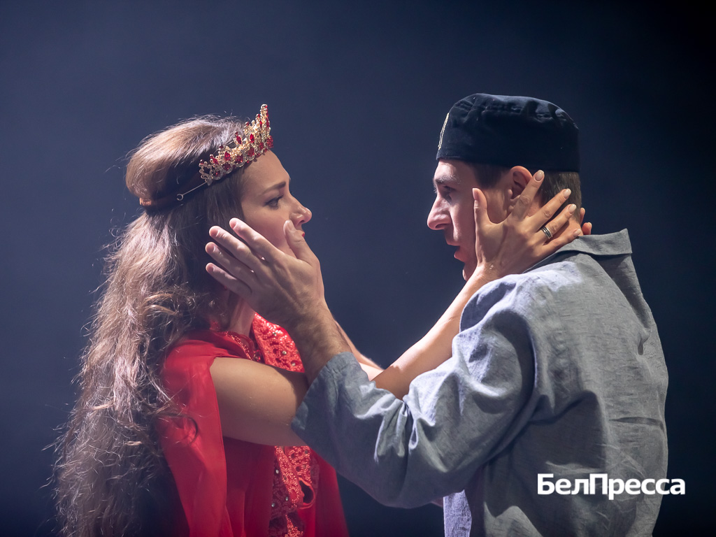 Роман Рощин и Вероника Васильева в ролях Мастера и Маргариты