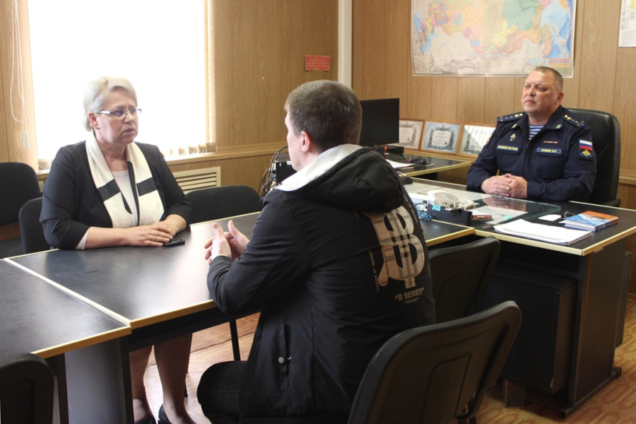 Служба по контракту