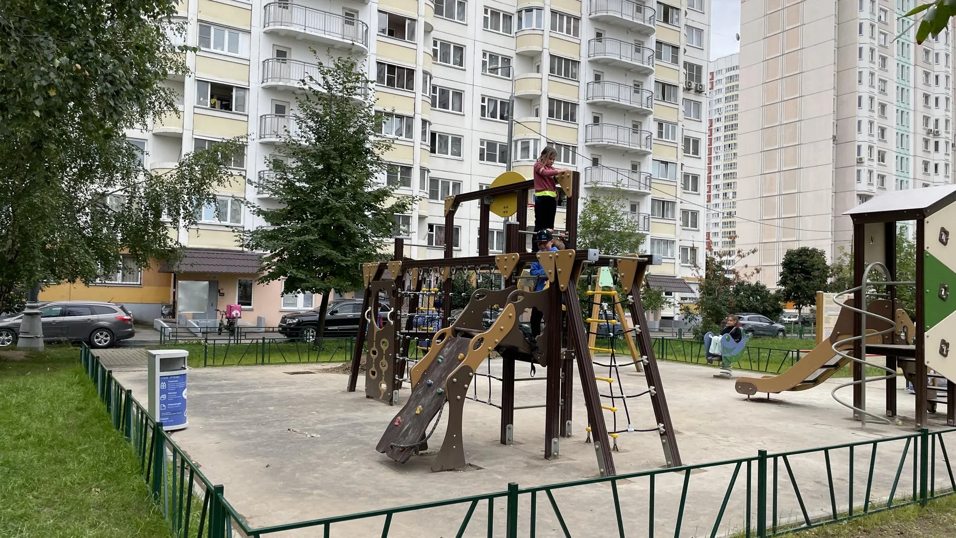 Кардио кинотеатр. Люберцы вывеска. Горяче люберцы. Вертолетная 46 люберцы. Люберцы очаг кафе.