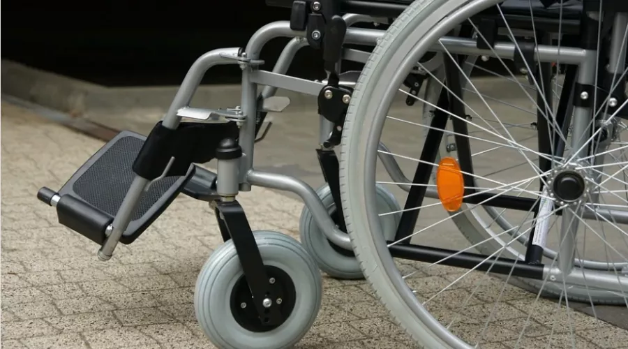 инвалид, инвалидная коляска