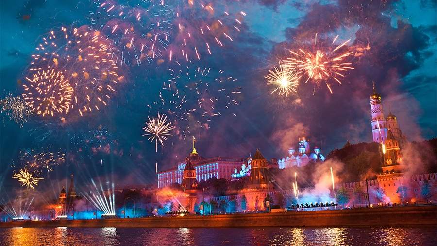 Салют вчера в москве