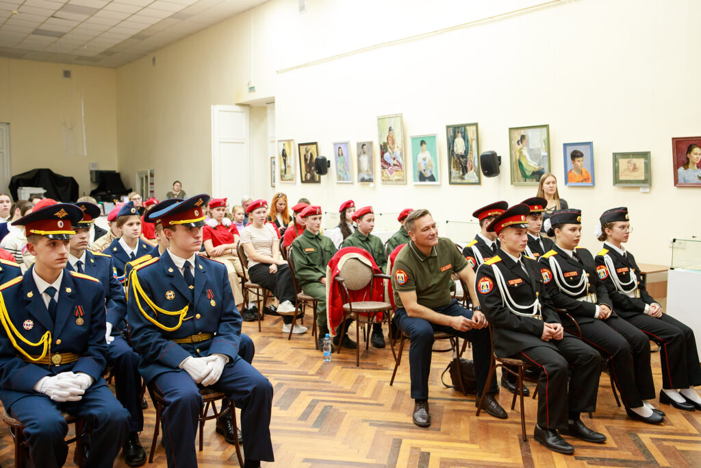 Новгородские школьники на патриотической конференции представили результаты своих журналистских расследований