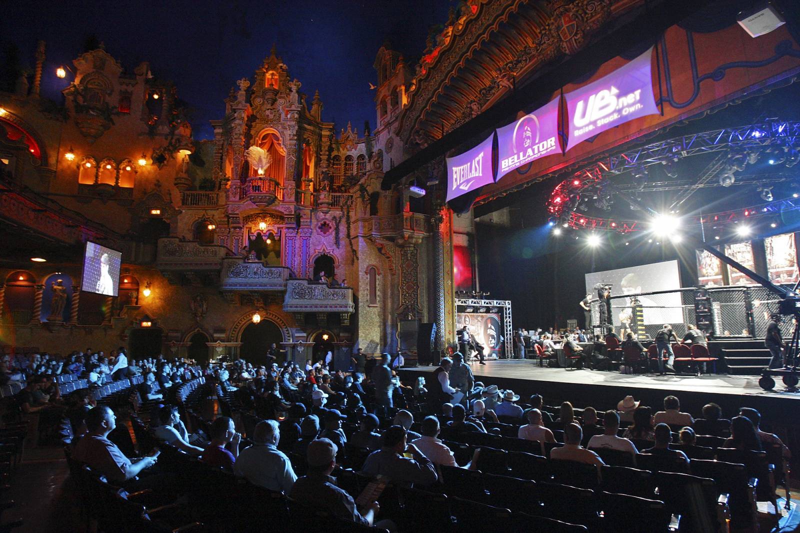 Сен-Дени за 15 секунд нокаутировал Дариуша на турнире UFC 322