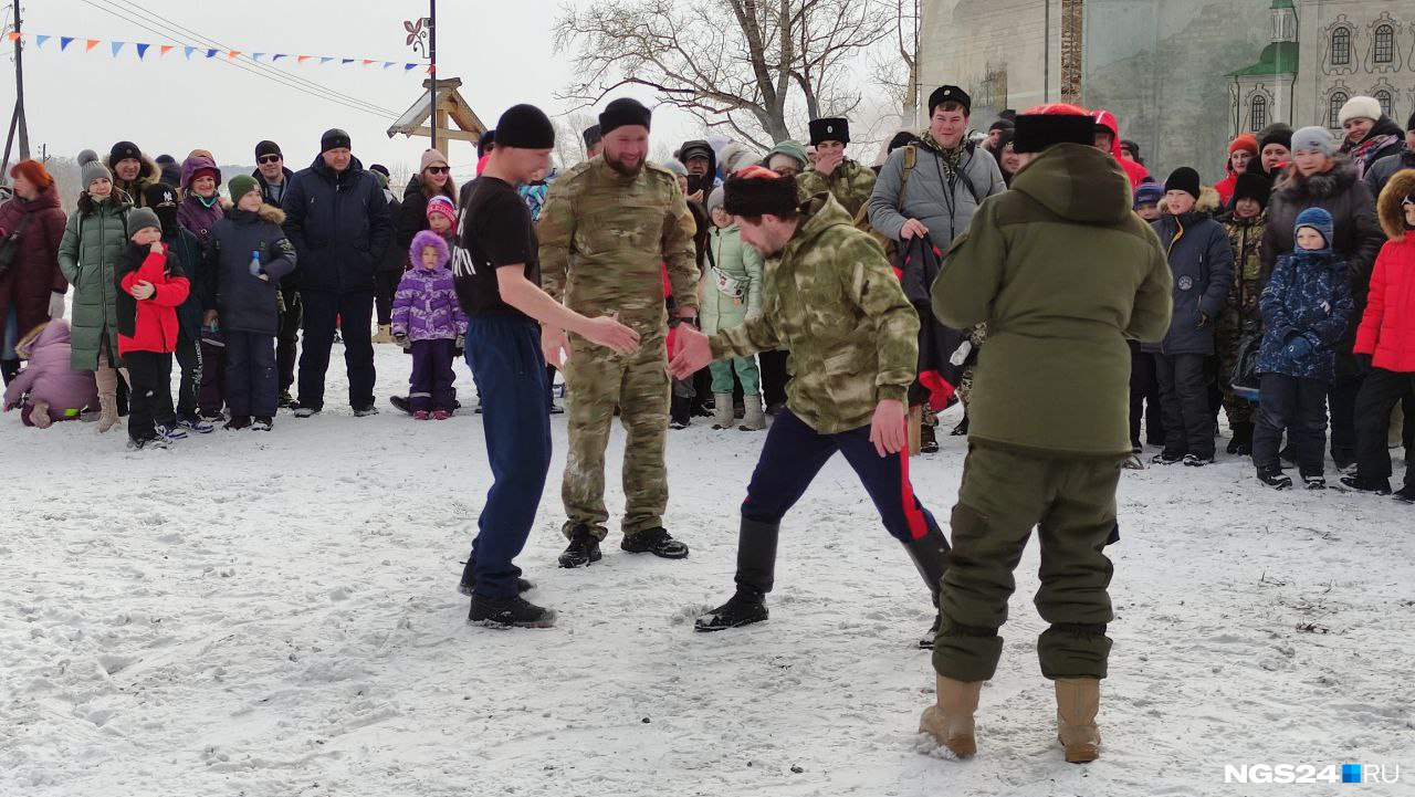 Казаки практиковались в рукопашном бое