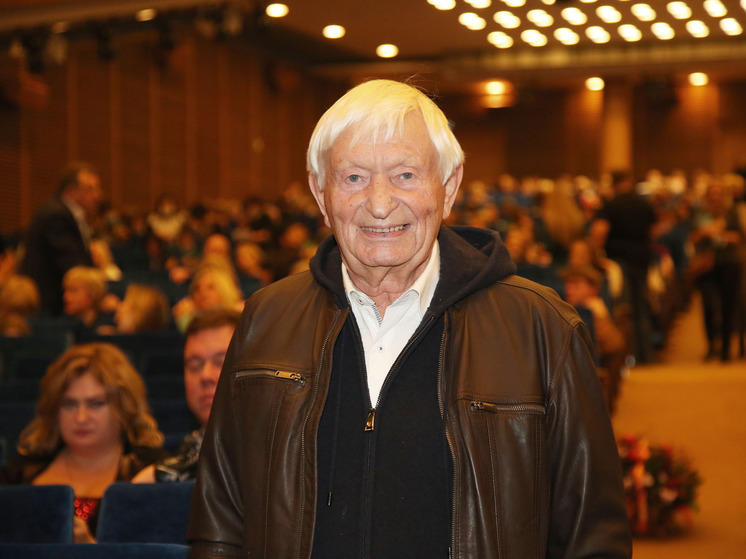 Отец Леонида Агутина попал в больницу с тромбозом вены и эмболией ...
