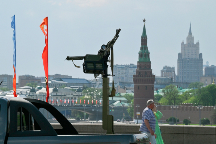 Перемирие началось с нуля часов 8 мая и завершится 10 мая, если, конечно, останется в силе
