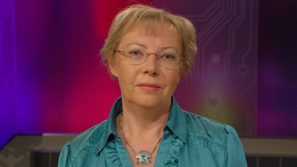 Вера в себя и пакет конфет помогли девушке остаться в живых после авиакатастрофы