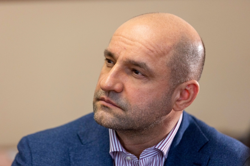 Артем Жога уверен, что всегда нужно оставаться человеком