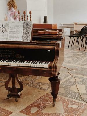 В Саратовской области 13 школ искусств получат музыкальные инструменты на 50 млн рублей