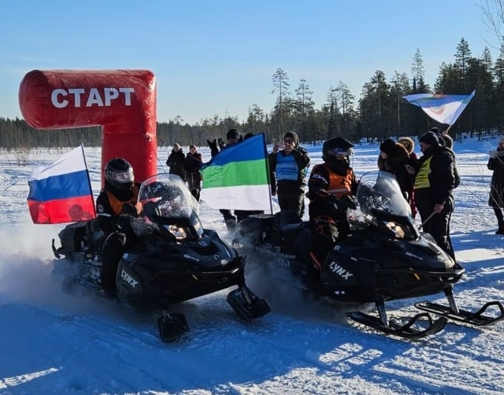 В Усинске прошел первый в Коми снегоходный пробег-марафон «Вперед, Россия»