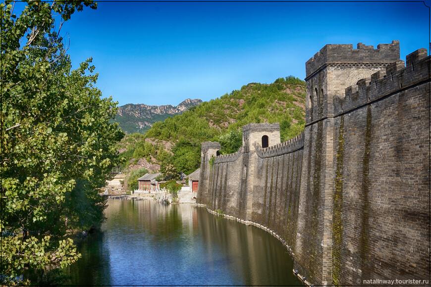 Водный город Губэй и Великая китайская стена