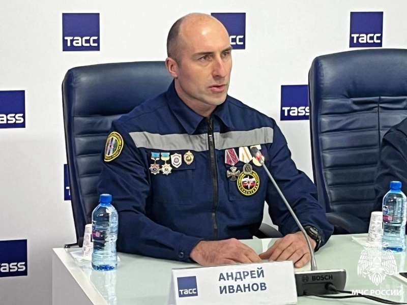 Выход на лед смертельно опасен: спасатели и медики рассказали об опасности провала в холодную воду