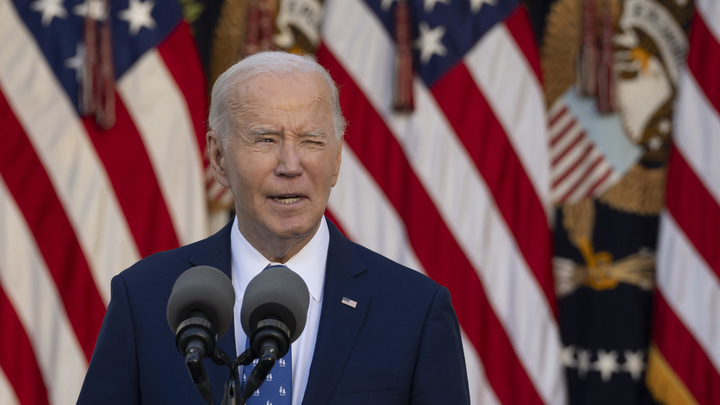 Глава Анголы помог Байдену подняться на одну ступеньку