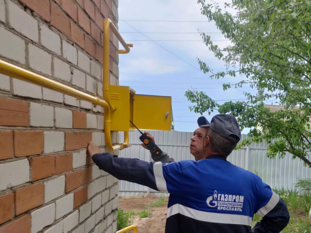 Дома в деревне Теханово Ростовского района начали подключать к газовым сетям