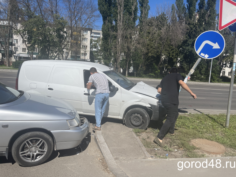 Где говорят аварию. Подрезал машину.