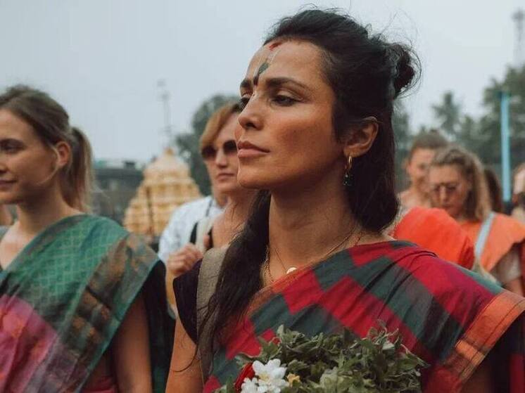 Индуистский храм размером с Кремль: Сати Казанова прокомментировала слухи о планах построить мандир