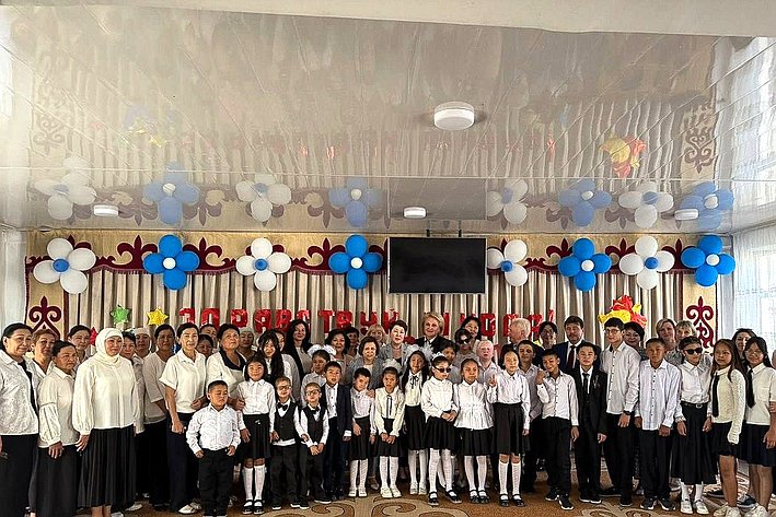 Председатель Комитета СФ по науке, образованию и культуре Лилия Гумерова приняла участие в торжественной церемонии открытия нового здания общеобразовательной школы-интерната № 11 им. В.В. Терешковой в г. Оше Киргизской Республики