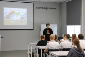 Школьникам из Дебальцево помогают выбрать востребованную профессию и сформировать карьерную траекторию