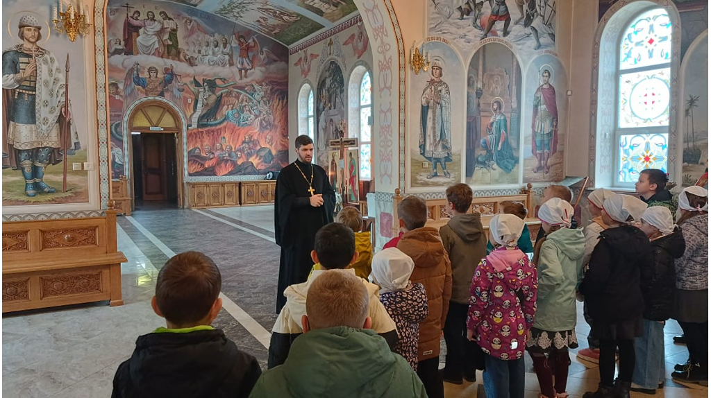 Первоклассники посетили Александро-Невский храм города Жуковки