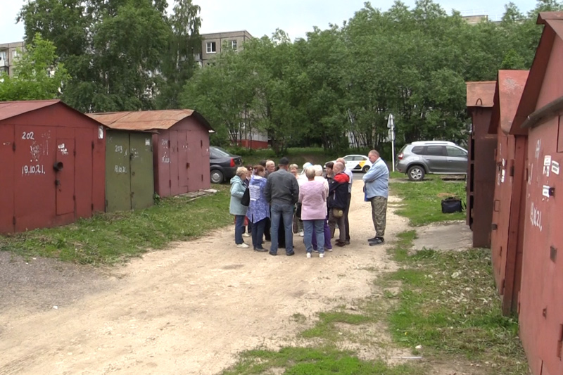 Во Владимире жители микрорайона Доброе пытаются сохранить гаражи рядом со строящимся Рпенским проездом