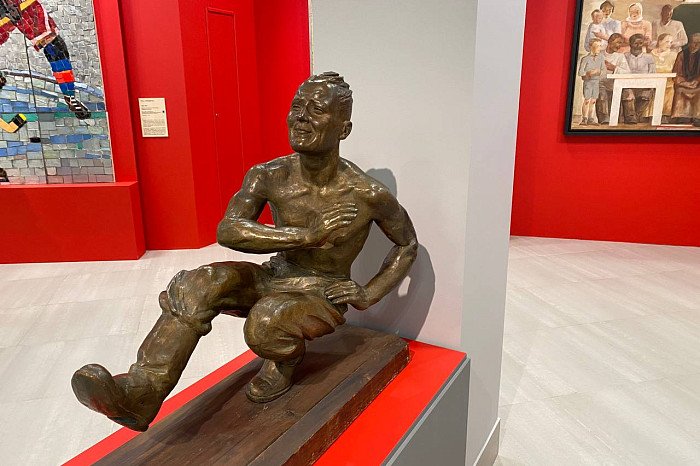 Образы, преисполненные невесомостью: в тульском Фонде искусств открылась выставка работ Александра Дейнеки