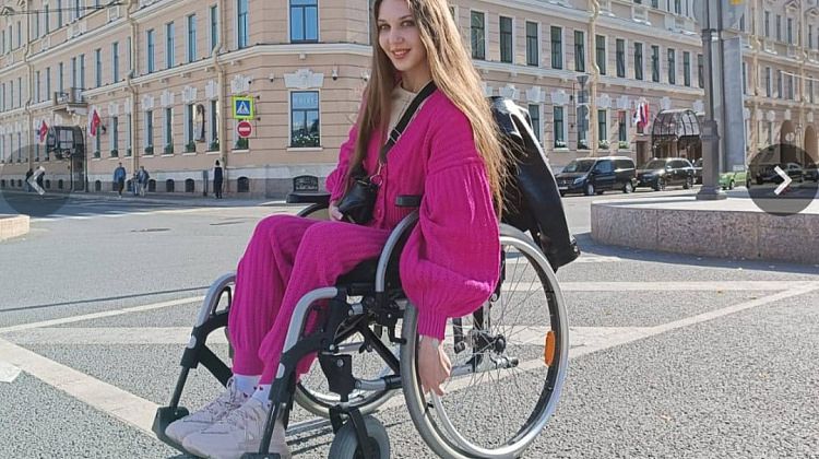 Девушка в инвалидной коляске из Краснодара победила на питерском конкурсе красоты