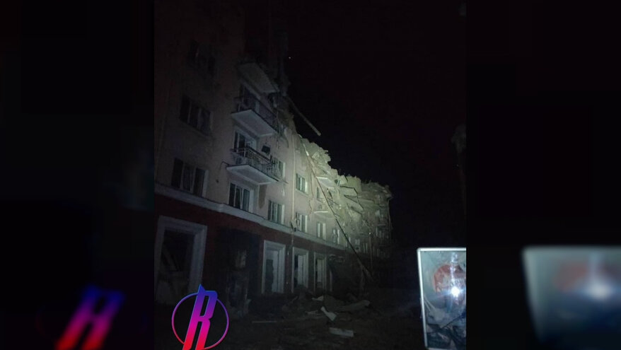 Мариуполь 2022 снимки спутника. Ракета попала в жилой дом в киеве. 02 2024 после заката. Пожар в гараже. Спутниковые снимки мариуполь 2022.