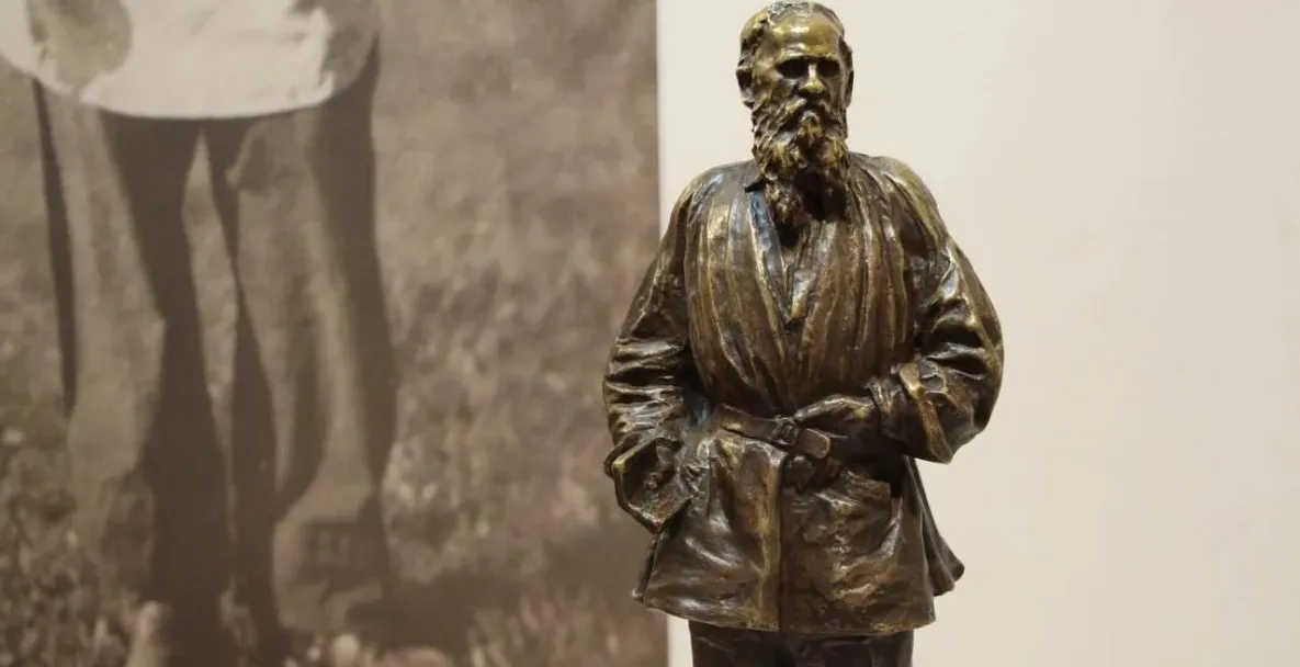 В ДВХМ в Хабаровске открылась выставка, посвящённая Льву Толстому 