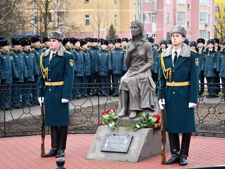 В Иваново открыли мемориальный комплекс «Женщинам защитников Отечества»