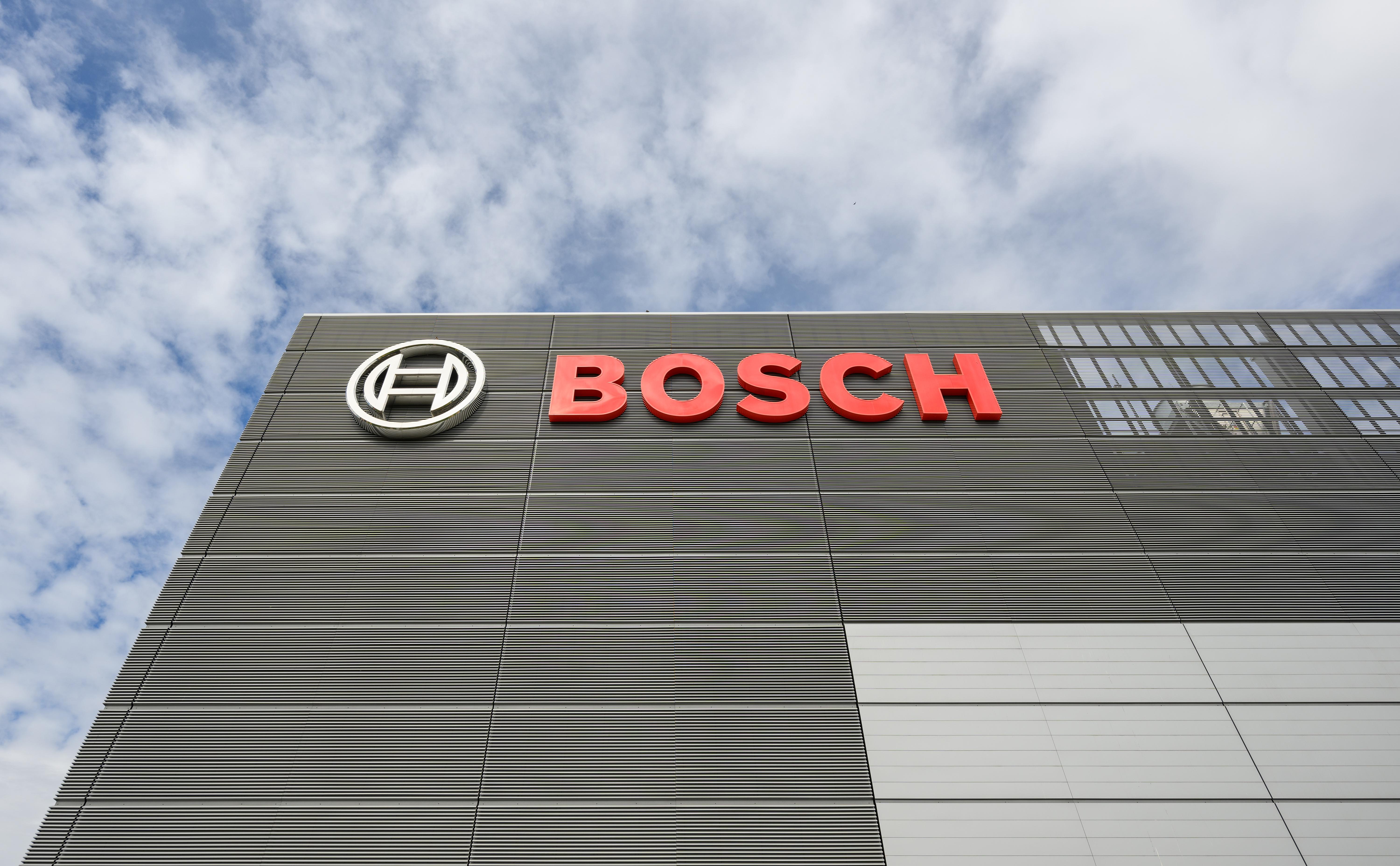 Robert bosch gmbh. Bosch компания. Завод бош. Завод Bosch в России. Завод бош в Стрельне.