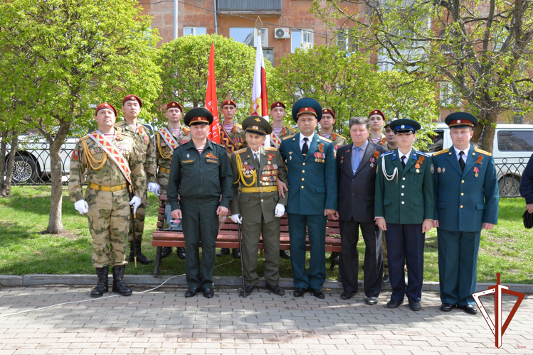 Росгвардейцы поздравили с днем Победы ветерана Великой Отечественной войны в Екатеринбурге 