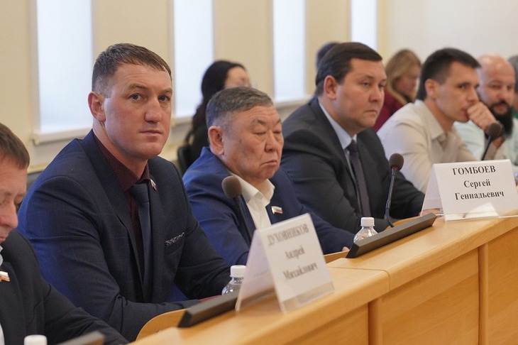 Депутаты. Фото IRK.ru