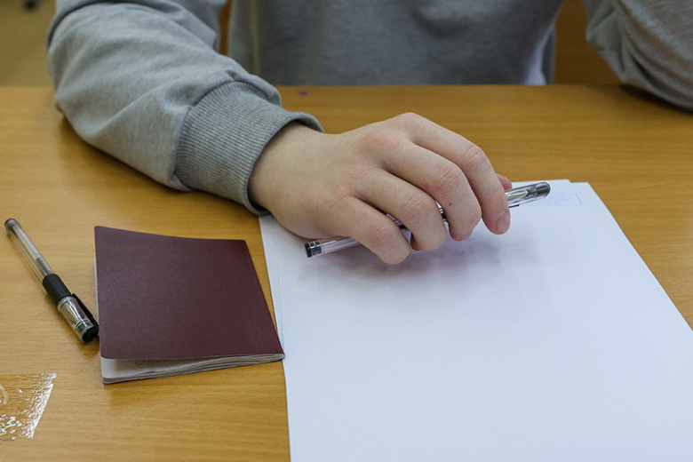 Директор школы не допустил до экзаменов троечников и попал в скандал