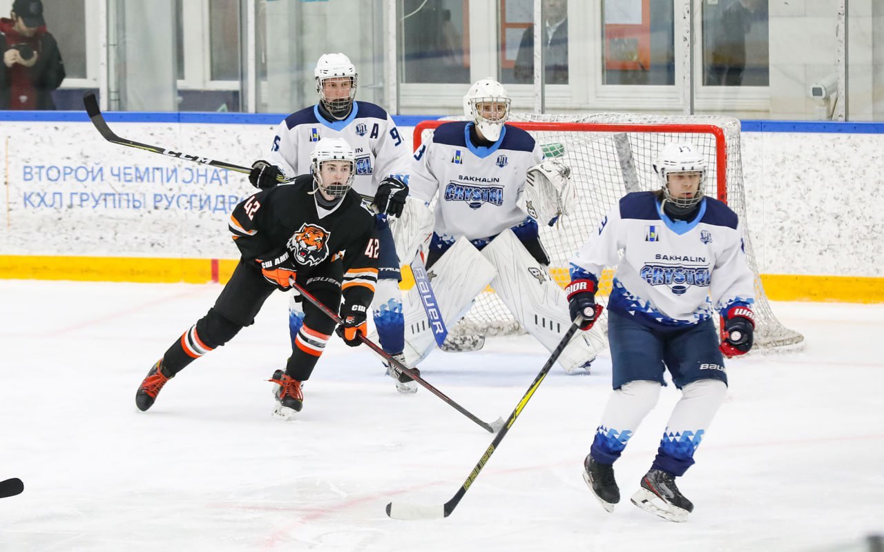 Первенство дальнего востока по хоккею. Хоккей в южно африканской республике. Хоккей южно-сахалинск 2007. Хоккей игроки команд то. Хоккей сахалин.