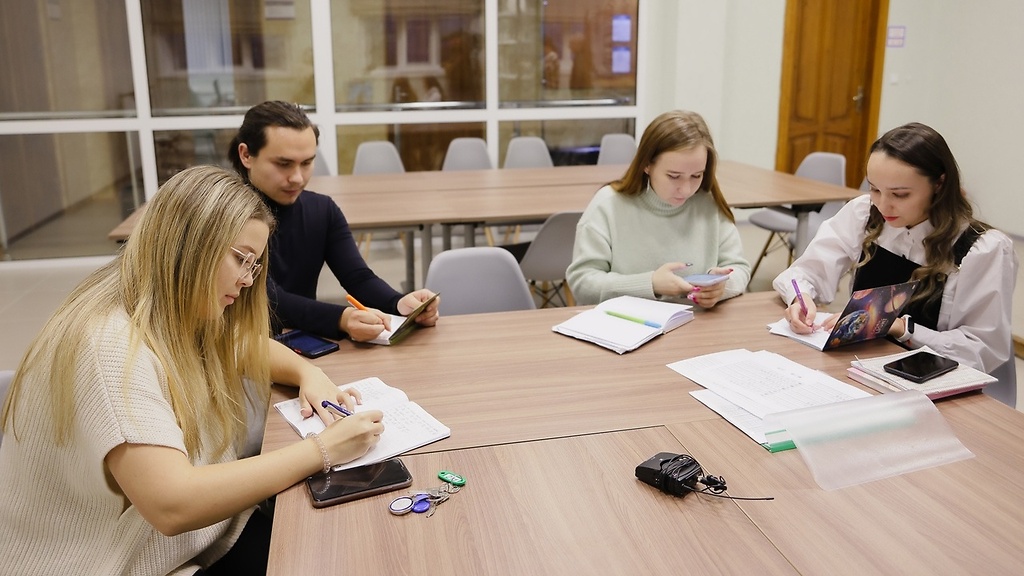 вакансии со знанием языка. молодые специалисты. юрист со знанием английского языка. вакансии со знанием языка. германия работники.