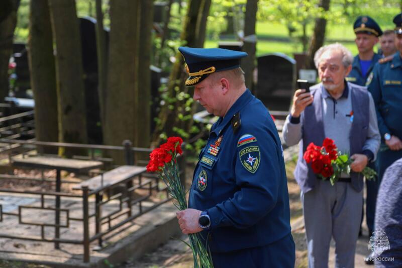 В Академии гражданской защиты МЧС России почтили память генерал-лейтенанта Дмитрия Ивановича Михайлика