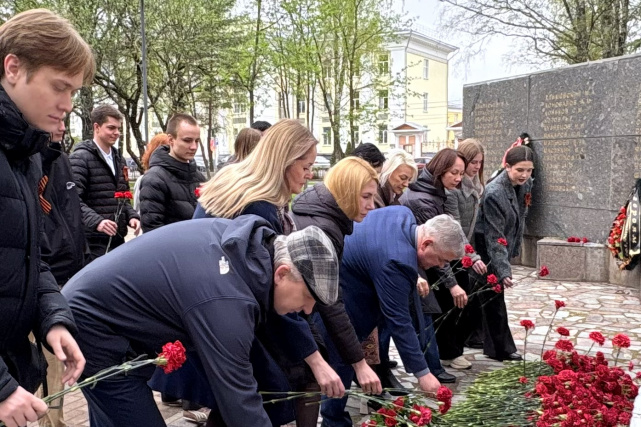 Церемония возложения цветов в преддверии 81-й годовщины Великой Победы (08.05.2026) Фото 3