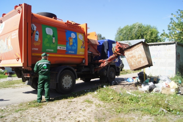 Жителям многоквартирных домов в РФ пересчитают плату за вывоз мусора