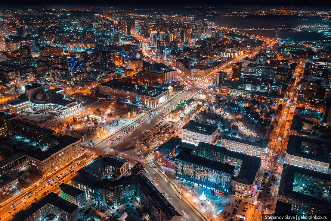 Какая столица новосибирска. Новосибирск с высоты. Ночной Новосибирск с высоты. Новосибирск город новогодней столицы. Новосибирск столица нового года 2023.