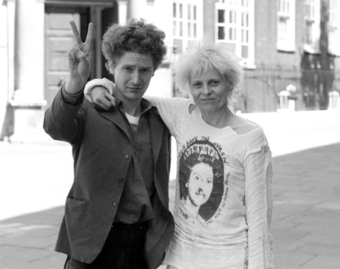 История жемчужного колье с кулоном-сферой от Vivienne Westwood