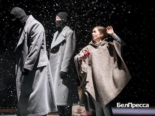 Фрагмент спектакля «Вечно живые»