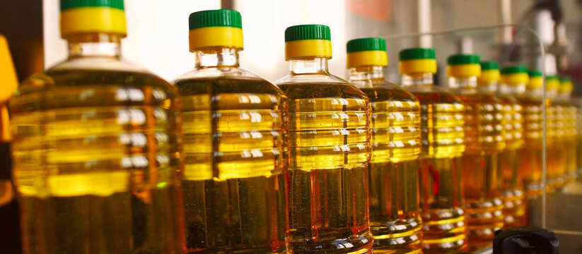 Без бензапирена, глицидола и сложных эфиров: эксперты Роскачества назвали марки лучшего подсолнечного масла
