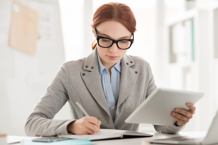 Самые низкооплачиваемые «участки» — это бухгалтеры-материалисты и операционисты